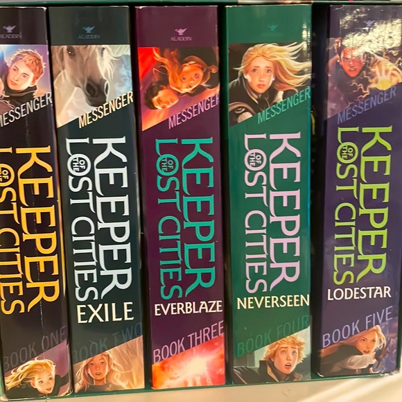 Other - Keeper of The Lost Cities book set 1-5.